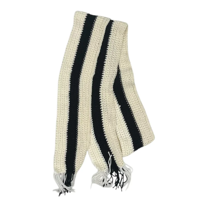 Scarf Winter By Clothes Mentor In Black & Cream