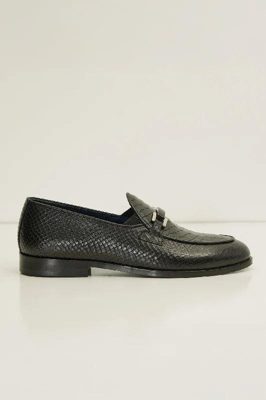 The Croc Classic Leather Loafer - Black